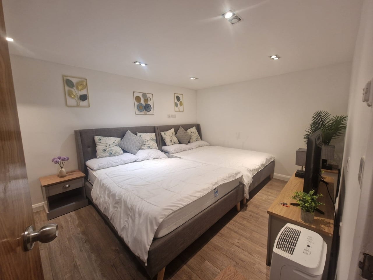 Additional image 2 of 1 Bed Flat, Lavender Hill, SW11, N1 7GU