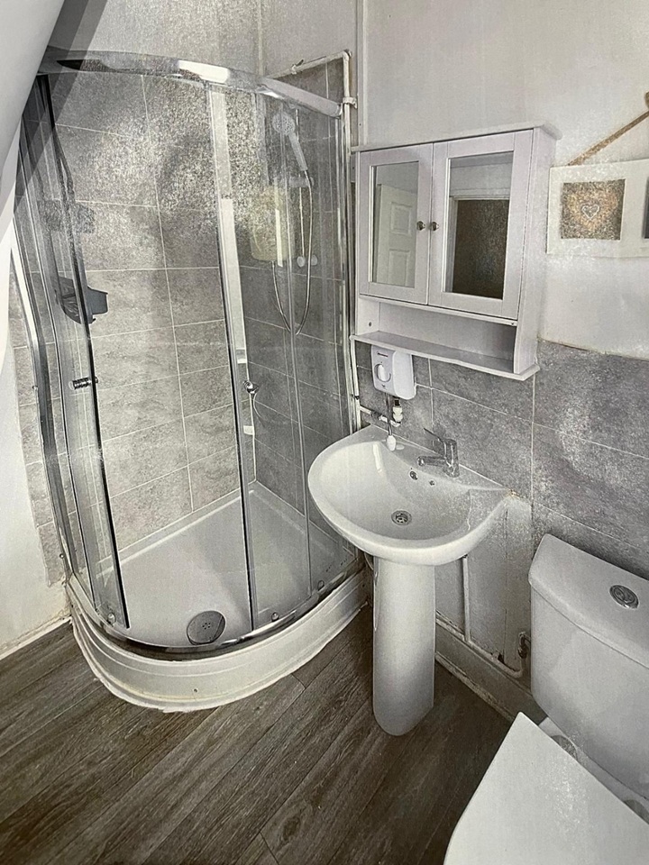 Additional image 4 of Studio Flat, Holyhead Road, B21, N1 7GU