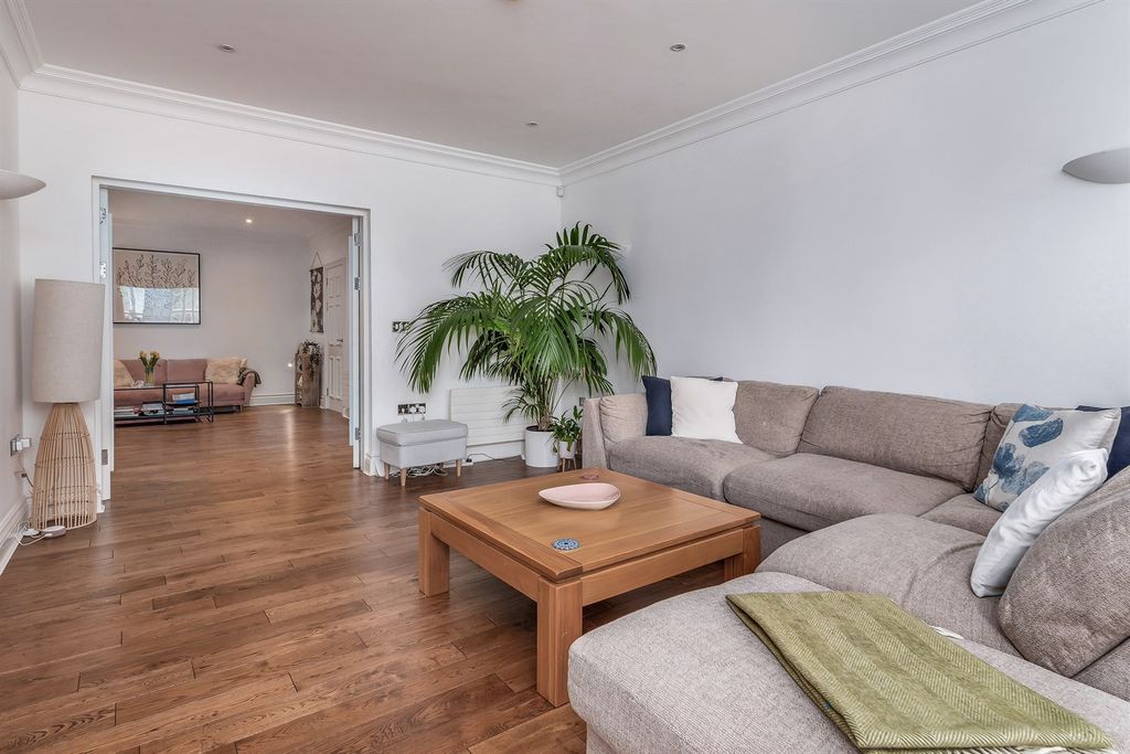 Additional image 5 of 2 bed flat for saleBarnfield House, St Hilarys Park, Alderley Edge SK9