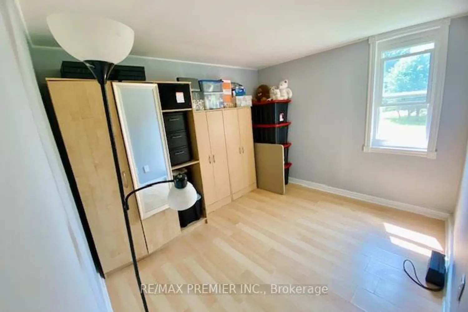 Additional image 11 of 2462 Rundle Road