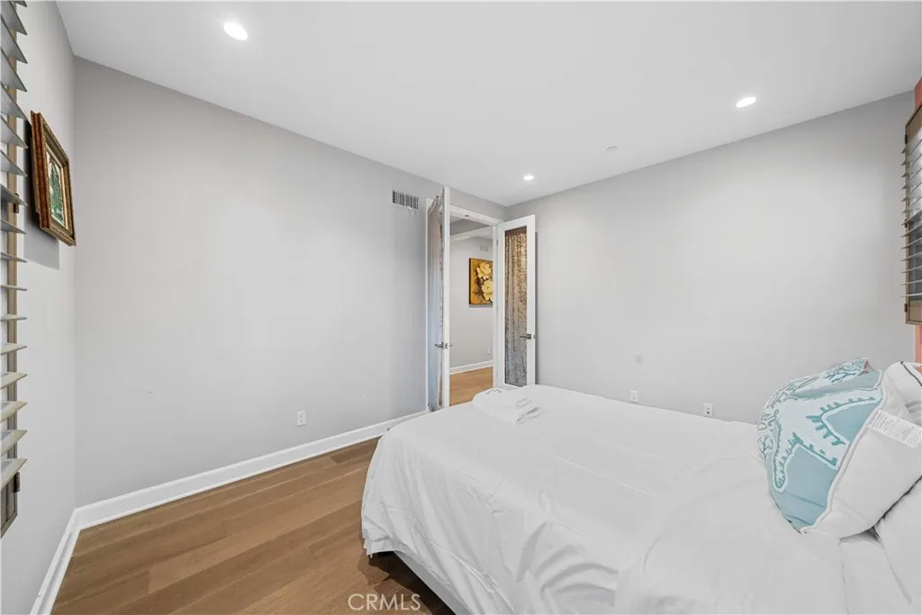 Additional image 8 of 114 Guinness, Irvine, CA 92620