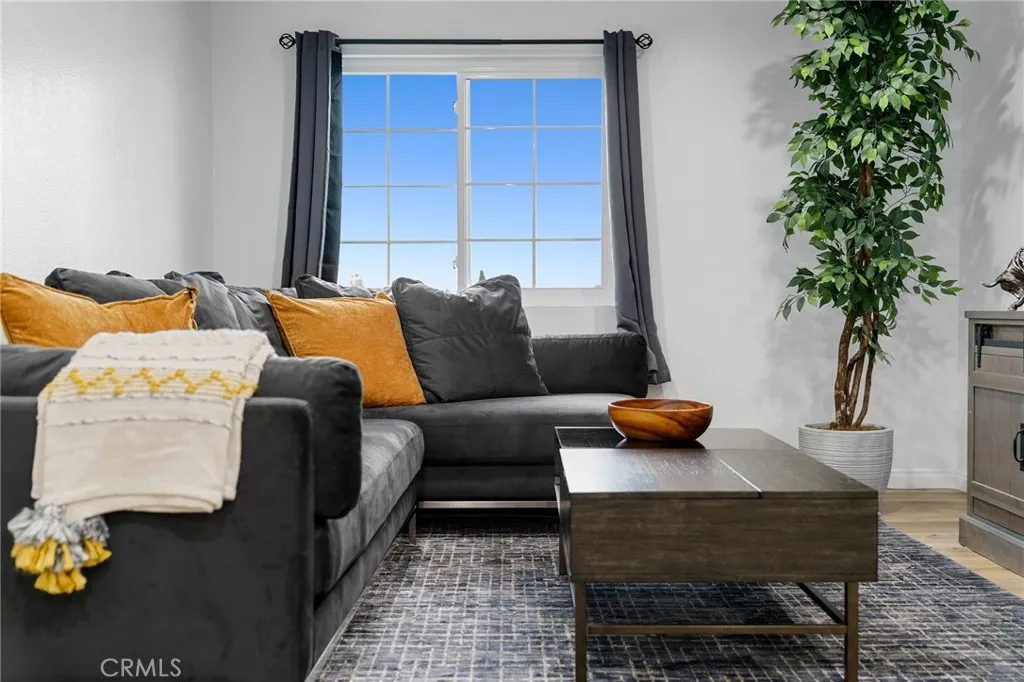 Additional image 10 of 329 E Lanzit Ave, Los Angeles, CA 90061