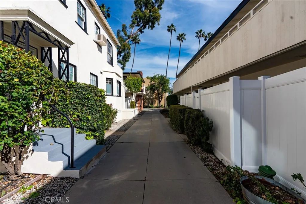 Additional image 3 of 415 S El Molino Avenue Unit 8, Pasadena, CA 91101