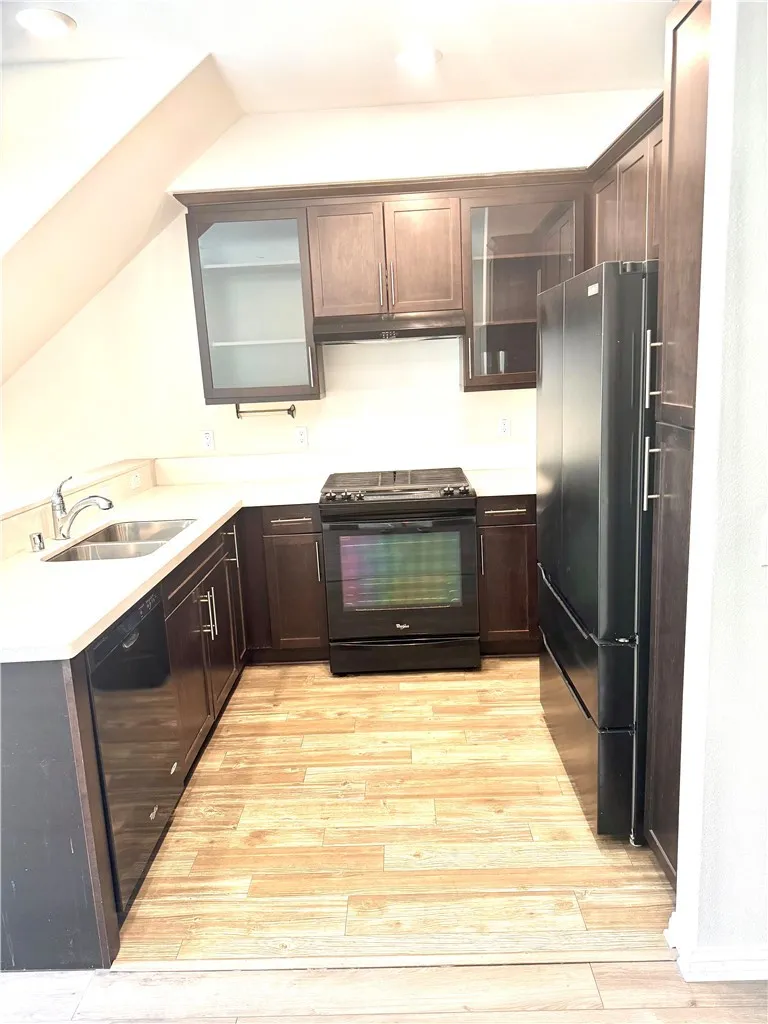 Additional image 26 of 14121 W Oak Lane, Van Nuys, CA 91405