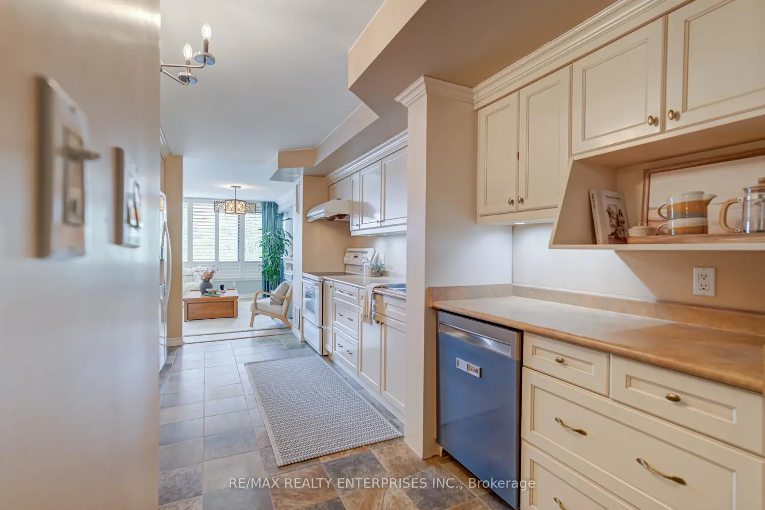 Additional image 6 of 65 Skymark Drive 204