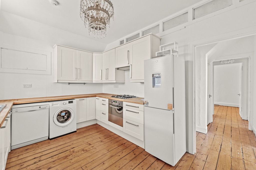 Additional image 9 of 4 bed flat for saleLion Well Wynd, Linlithgow EH49