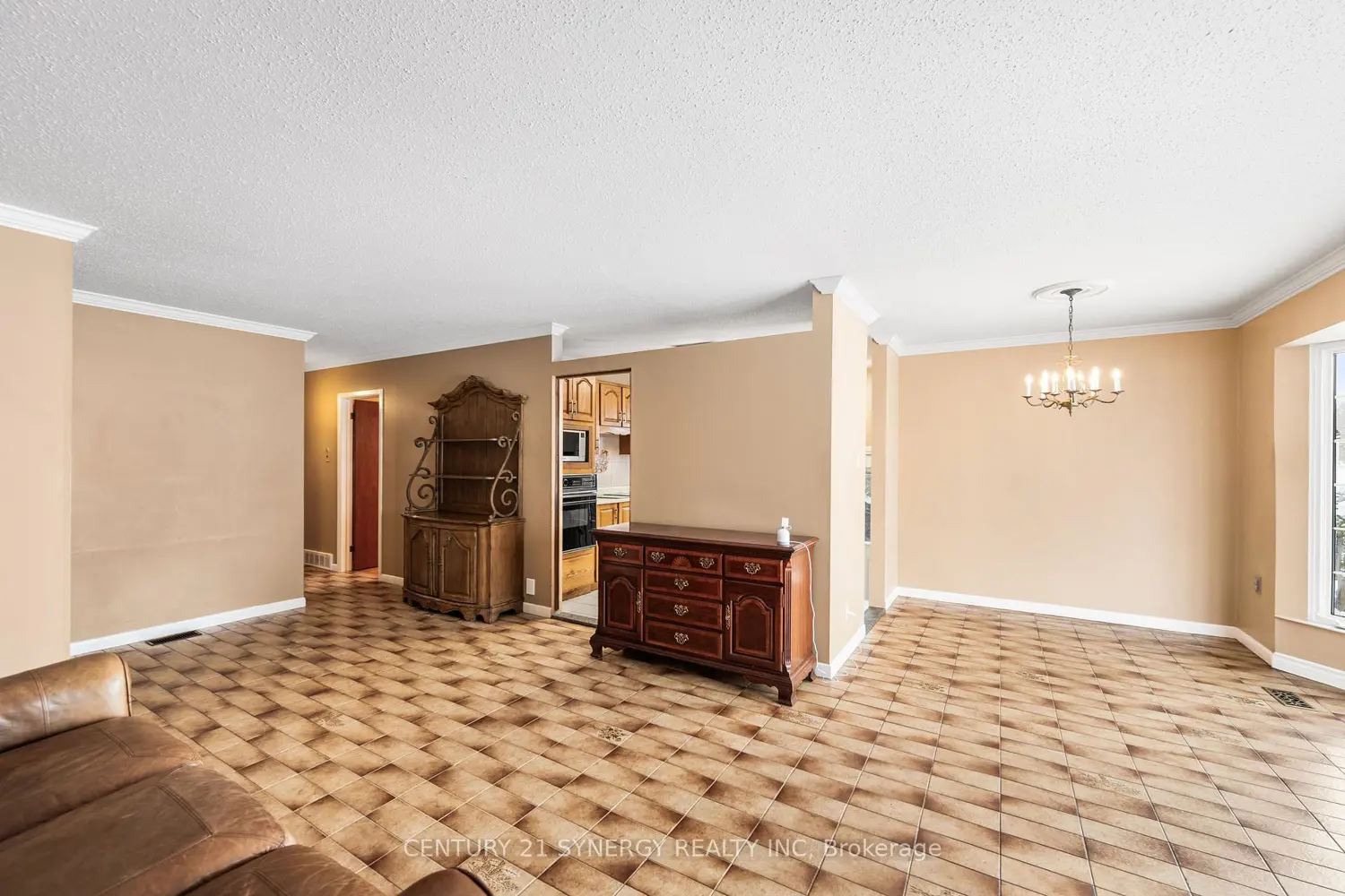 Additional image 11 of 2414 Joliffe Street