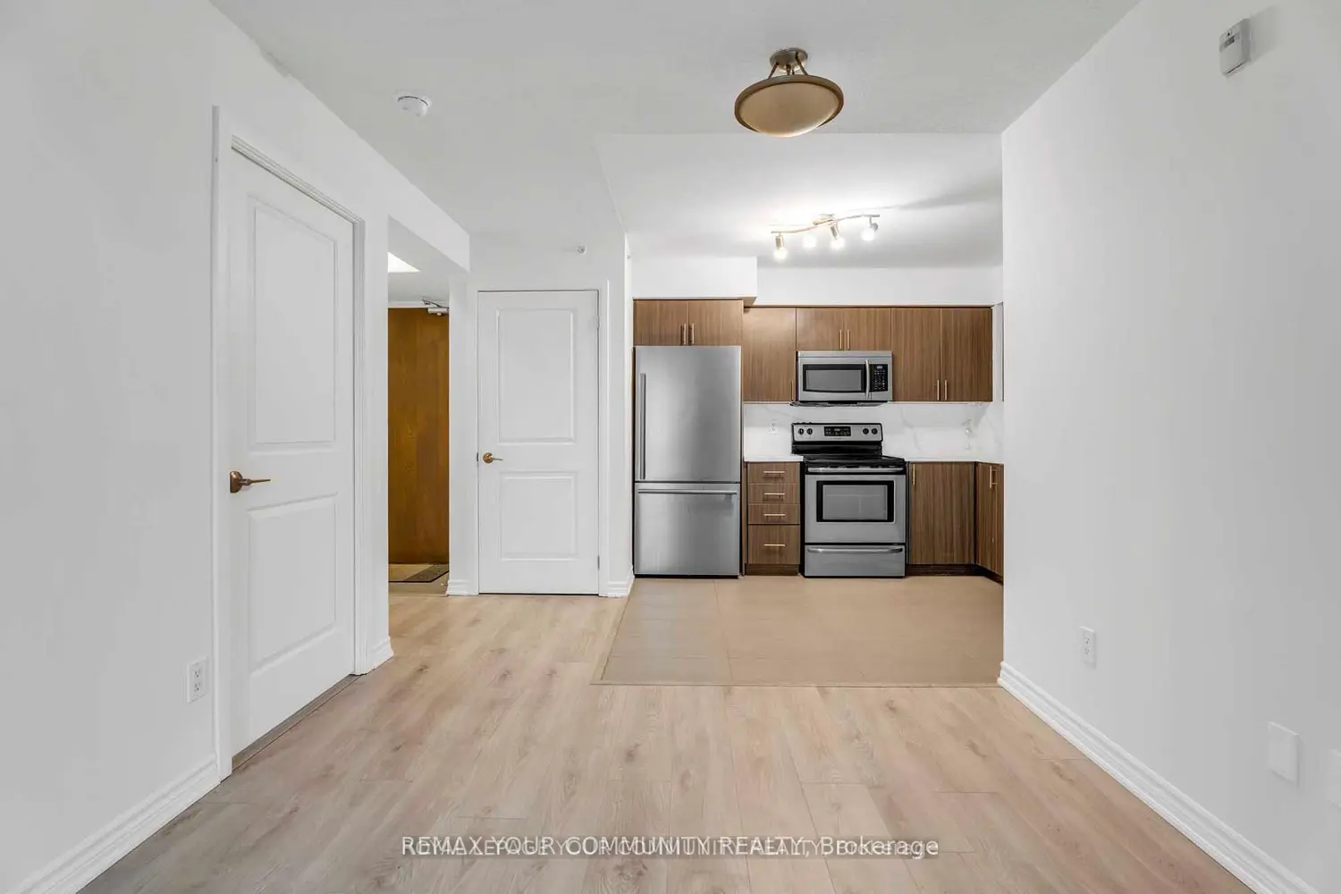 75 Norman Bethune Avenue 420 photo 5