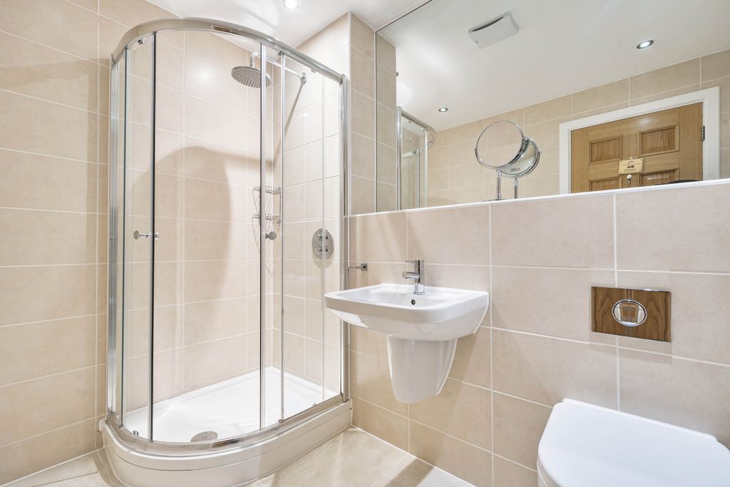 Additional image 10 of 2 bed flat for saleGyllyngdune Manor, Emslie Road, Falmouth, Cornwall TR11