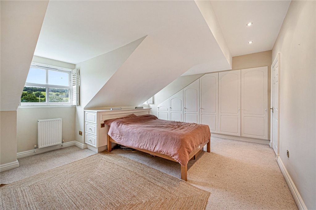 Additional image 13 of 4 bed flat for saleBridge House, Bridge Court, Harrogate Road, Harewood, Leeds LS17