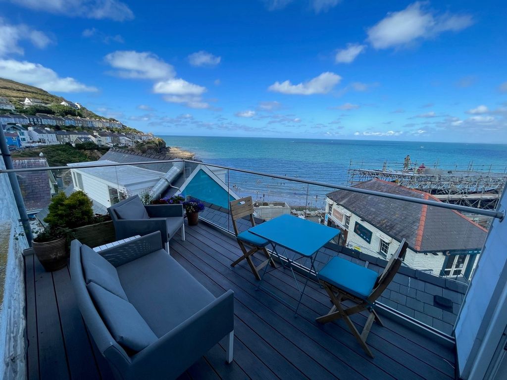 2 bed flat for saleSouth John Street, New Quay SA45