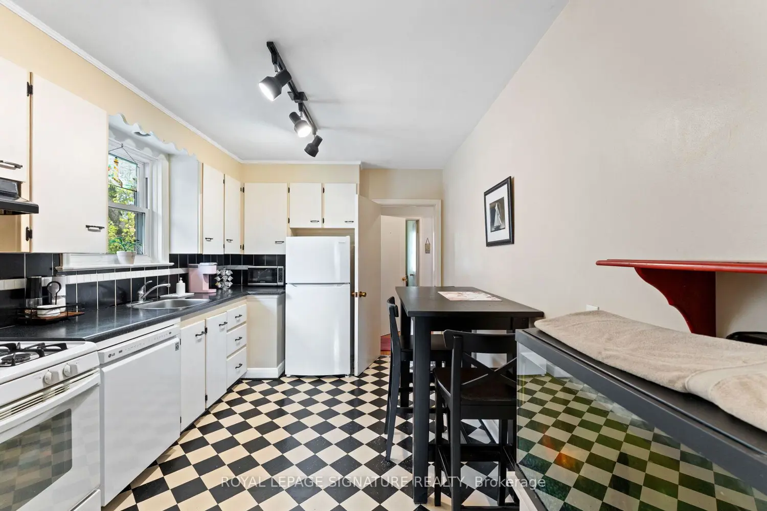 Additional image 7 of 17 Vanbrugh Avenue