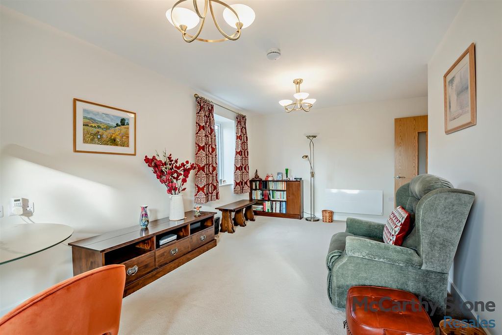 Additional image 10 of 2 bed flat for saleThe Moors, Thatcham RG19