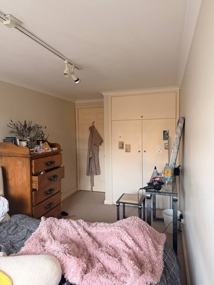 Additional image 3 of Room in a Shared Flat, Hermitage Court, E1W, N1 7GU