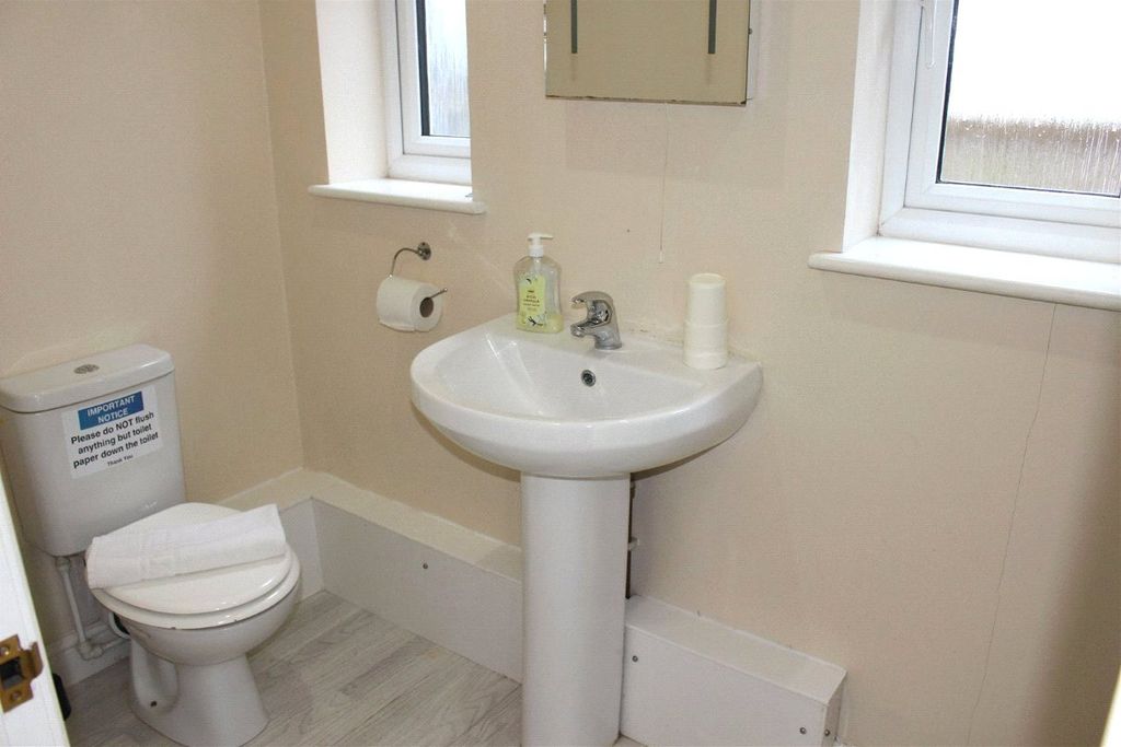 Additional image 4 of 2 bed flat for saleApt 2 (16) Coastal View, Pendine, Carmarthen SA33