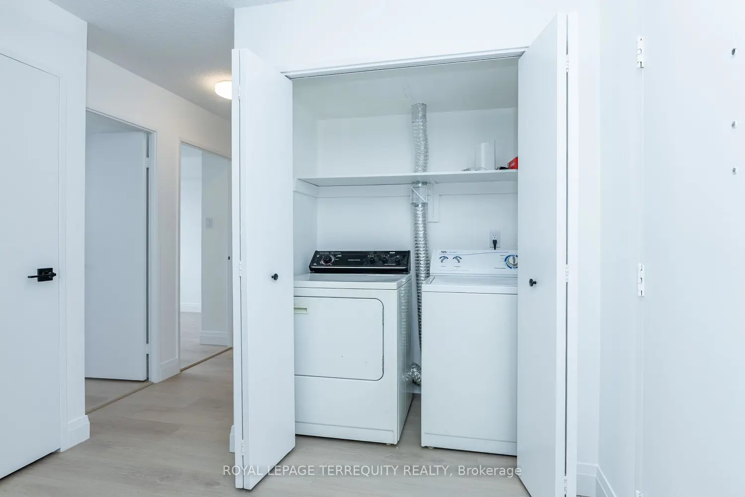 Additional image 10 of 30 Sunrise Avenue 202