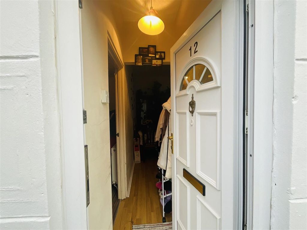 Additional image 2 of 3 bed flat for saleGilbert Road, Llanelli SA15