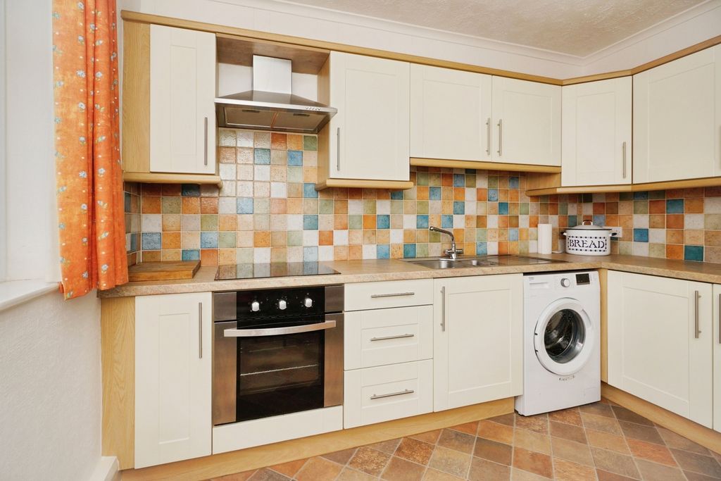 Additional image 9 of 3 bed flat for saleRhos Promenade, Rhos On Sea, Colwyn Bay, Conwy LL28