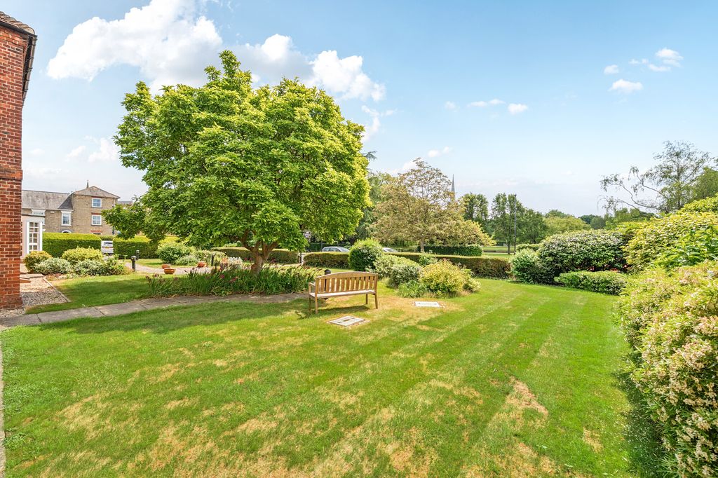 Additional image 2 of 3 bed flat for saleHarcourt Manor, Salisbury SP2
