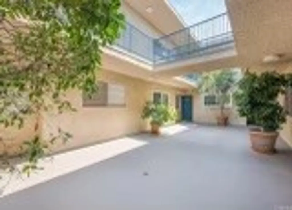 Additional image 5 of 14560 Clark St Unit 102, Sherman Oaks, CA 91411