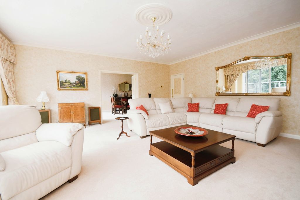 Additional image 9 of 3 bed flat for saleWhinfell Court, Sheffield, South Yorkshire S11