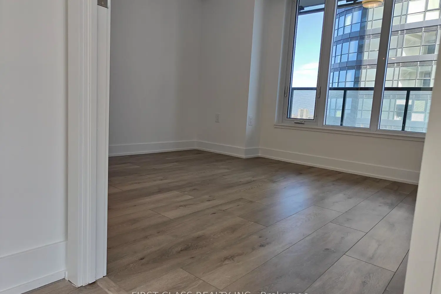 Additional image 9 of 575 Bloor Street 1507