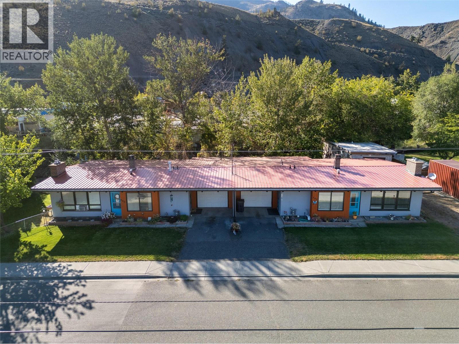 840/842 Collins Road