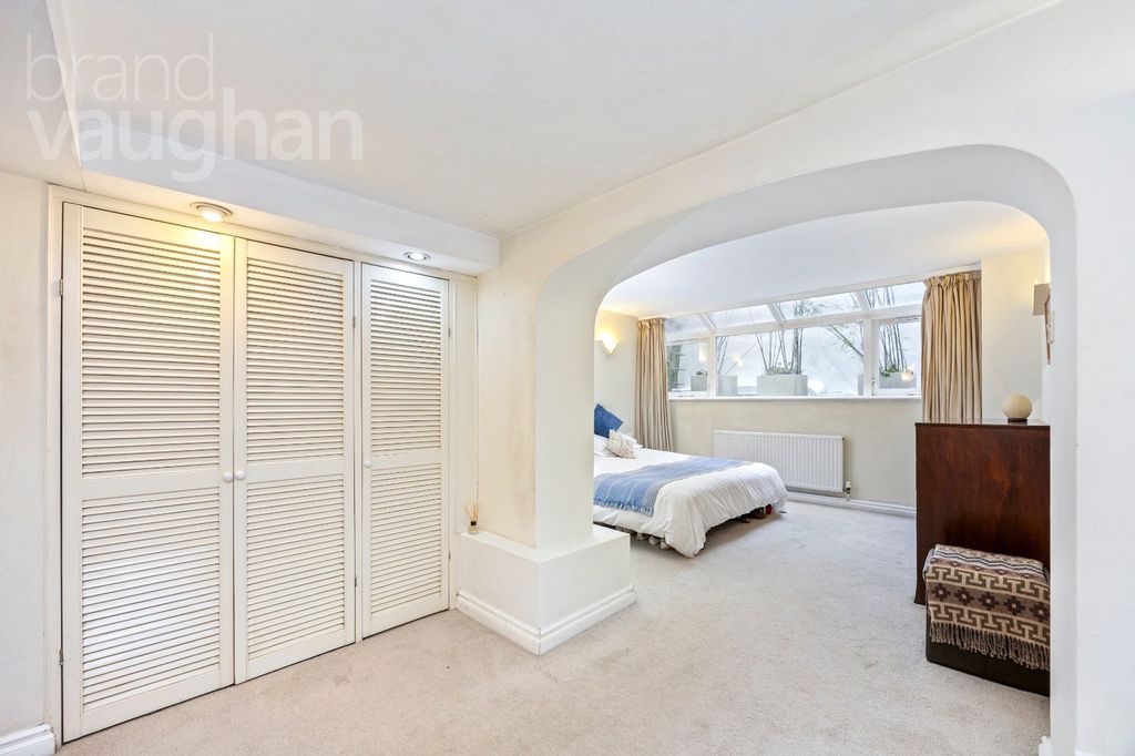 Additional image 11 of 3 bed flat for saleLewes Crescent, Brighton, East Sussex BN2