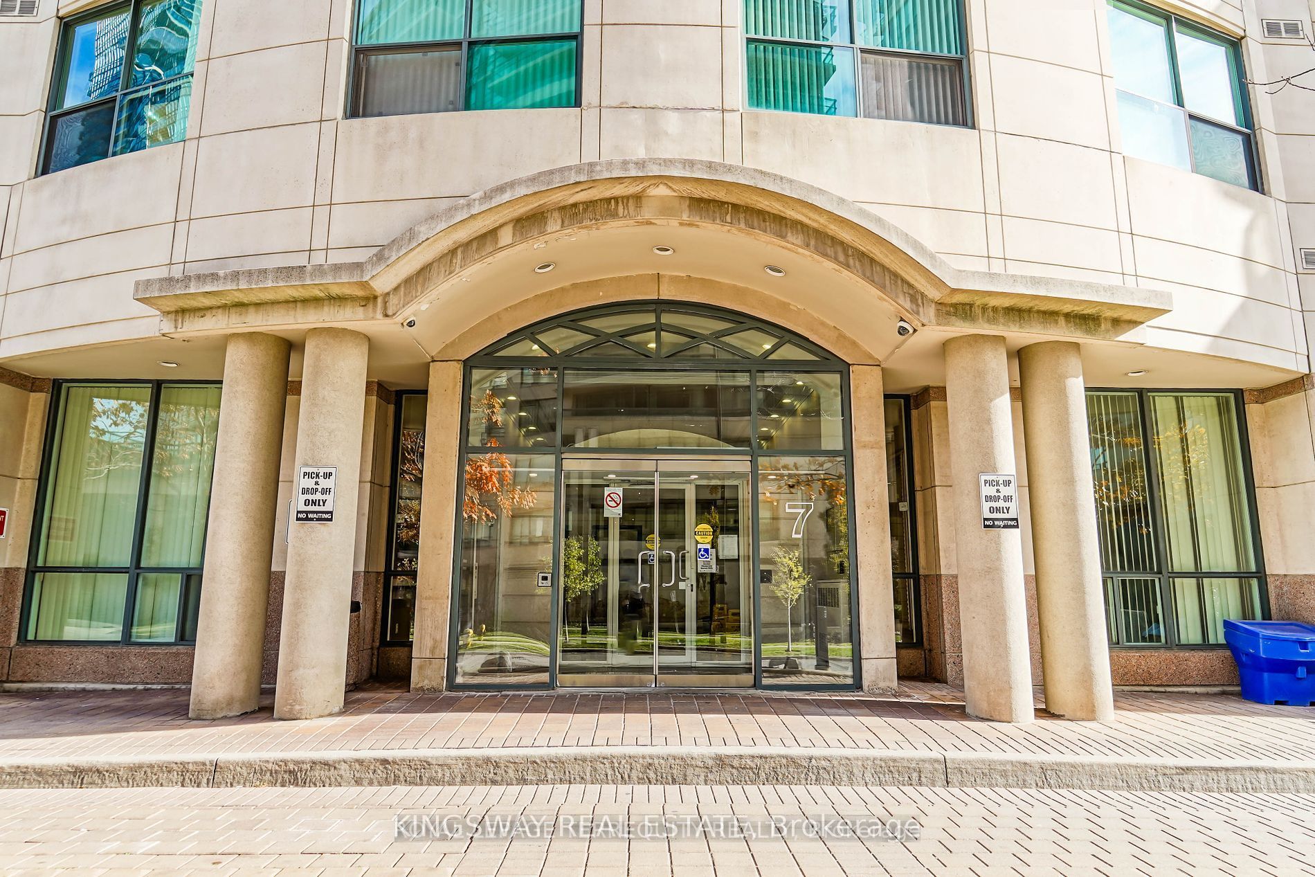 Additional image 2 of 812-7 Lorraine Drive, Toronto, ON, M2N 7H2