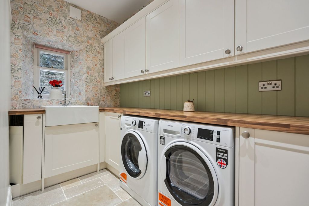 Additional image 18 of 4 bed property for saleVictoria Square, Stirling FK8