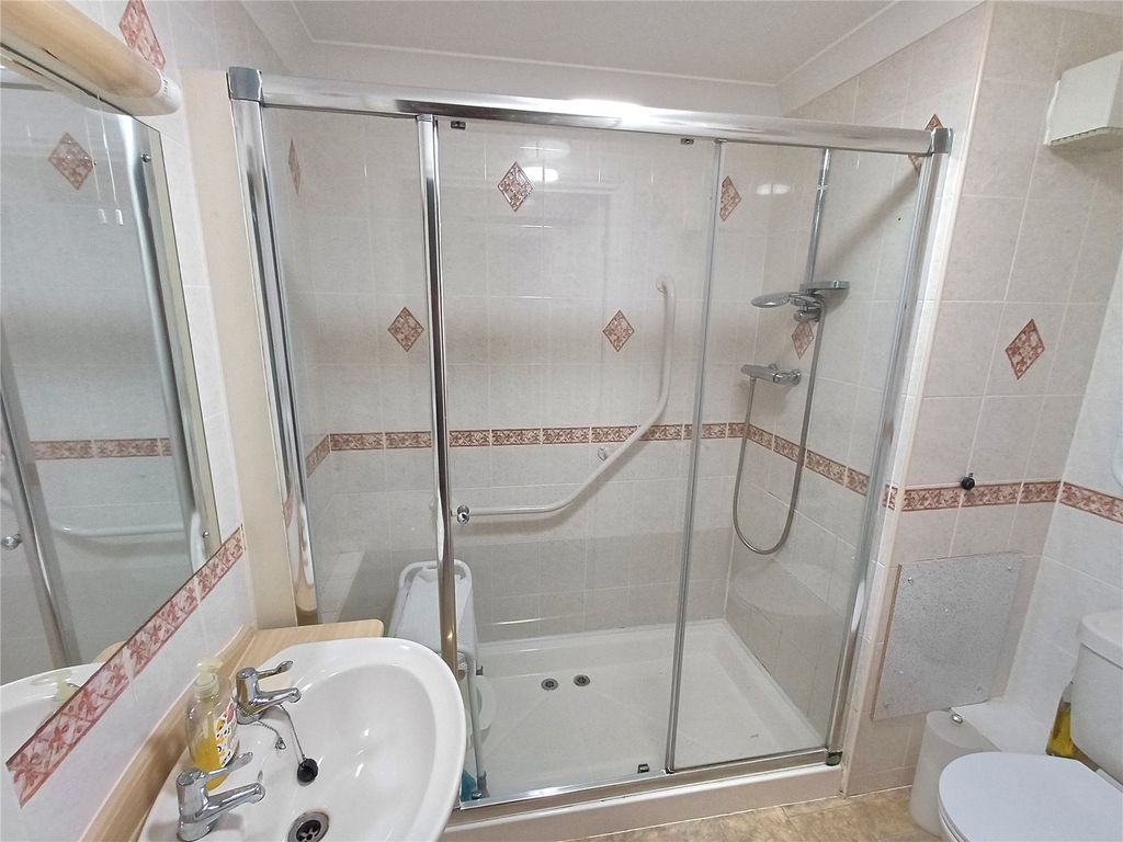 Additional image 5 of 1 bed flat for saleStoneleigh Court, Porthcawl CF36