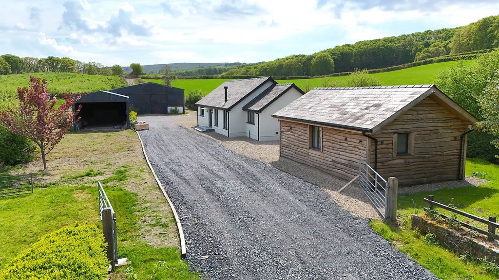 3 bed farm for saleHalfway, Llandovery, Carmarthenshire. SA20