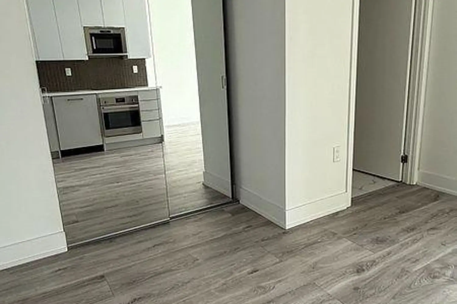 Additional image 10 of 2908 Highway 7 1101