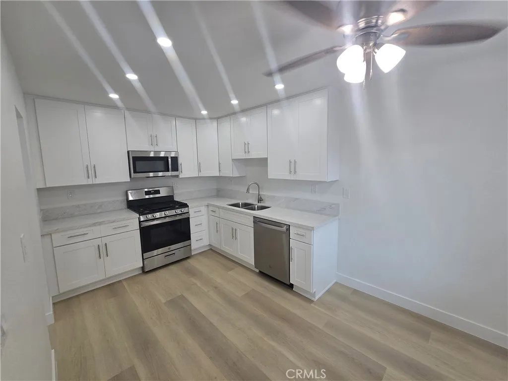 Additional image 10 of 220 12th St Unit 17, Huntington Beach, CA 92648