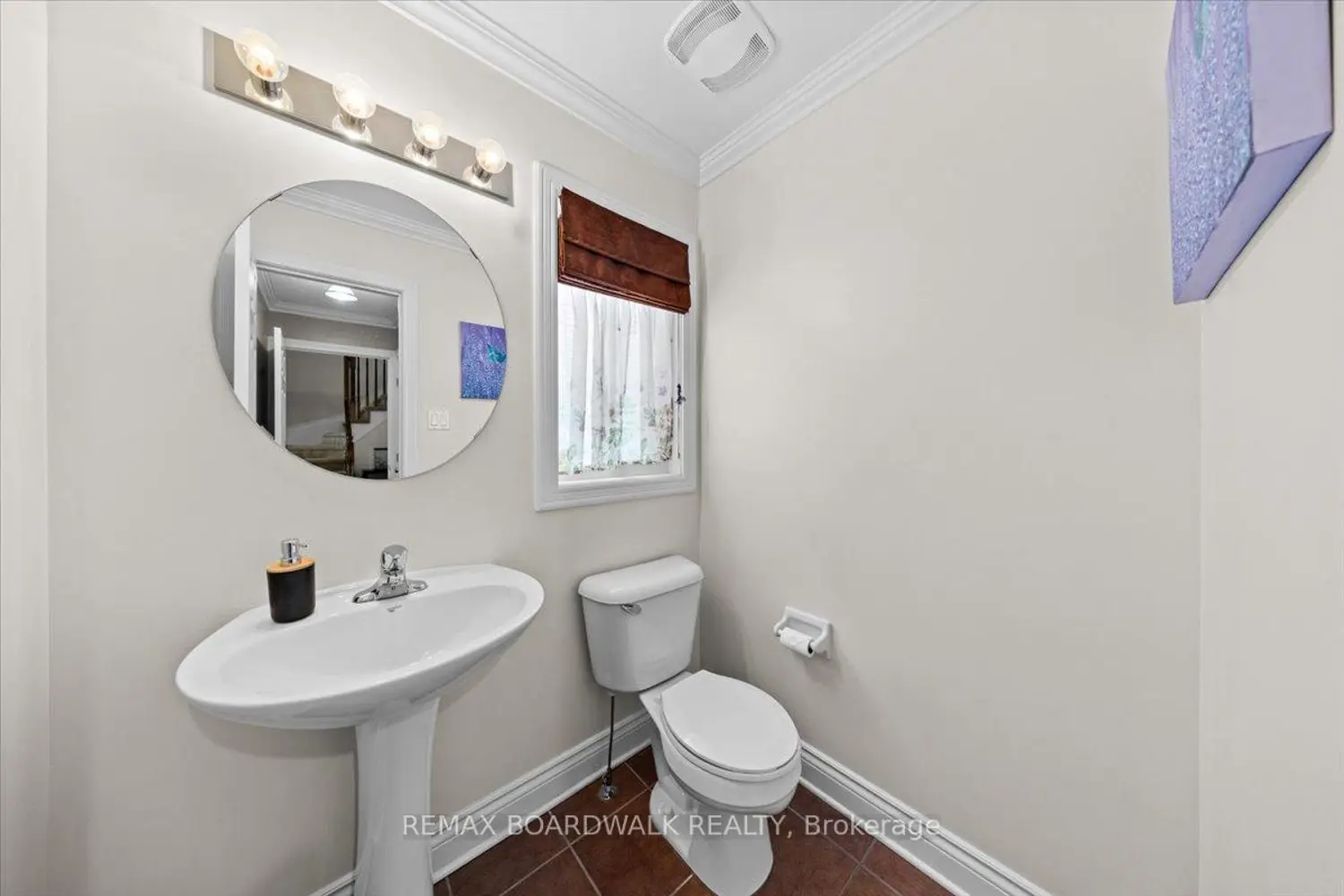 108 Jade Street photo 3