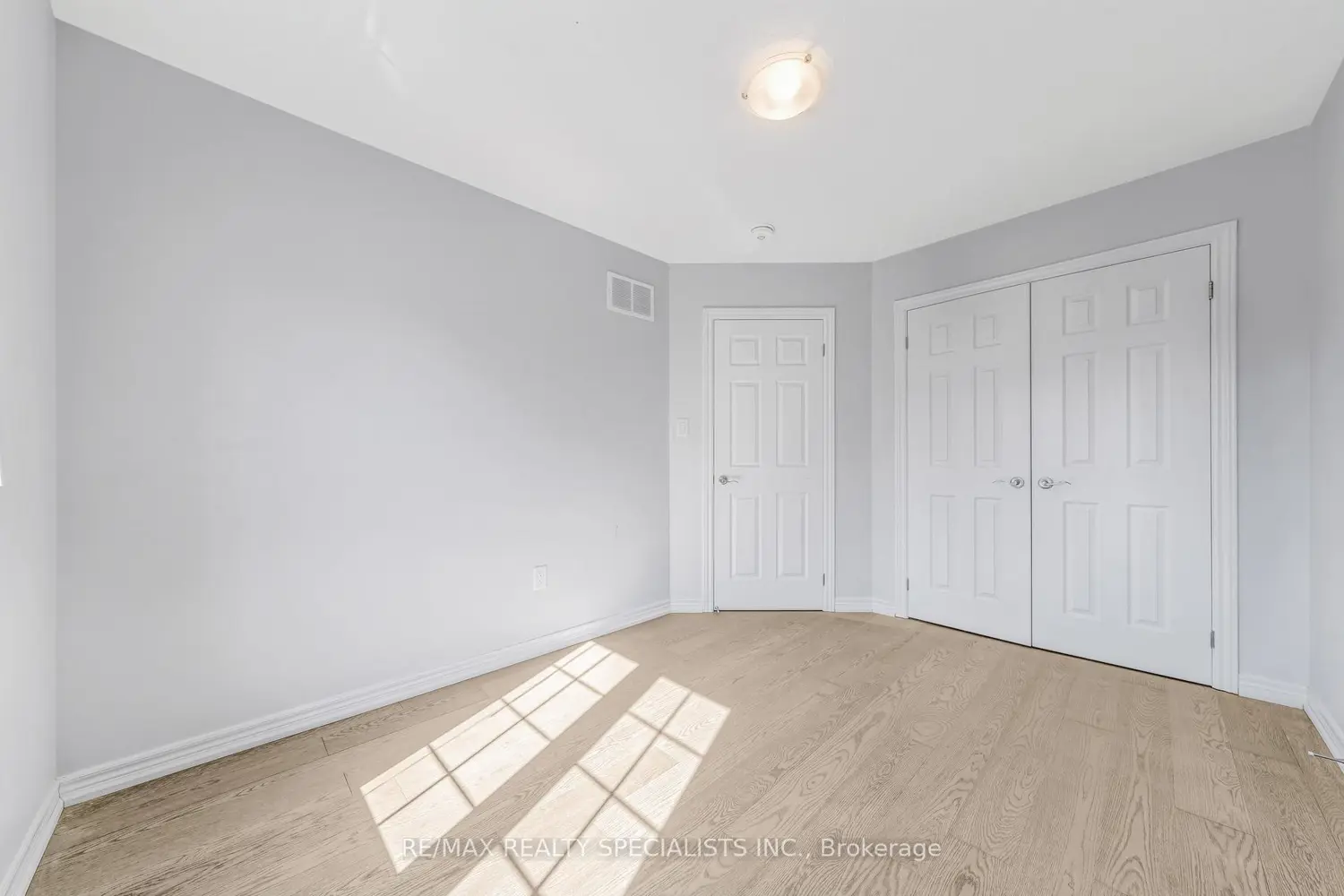 Additional image 10 of 740 Linden Drive 4