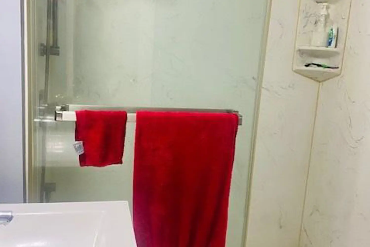 Additional image 13 of 2462 Rundle Road