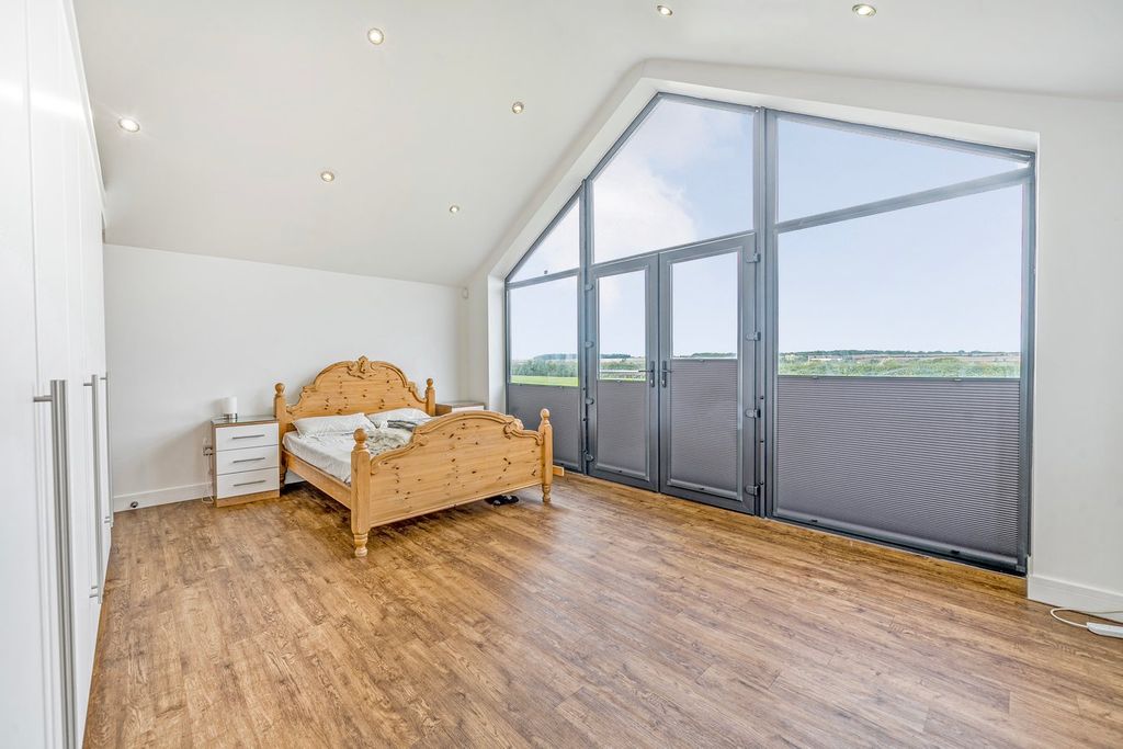 Additional image 11 of 8 bed detached house for saleGreen End Road, Kempston, Bedford MK43