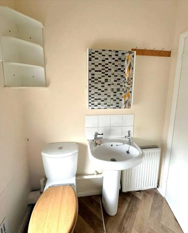 Additional image 11 of 2 Bed Flat, Commercial Road, E1, N1 7GU