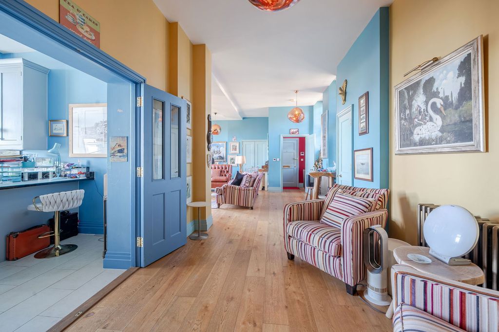 Additional image 13 of 2 bed flat for saleKings Drive, Midhurst GU29