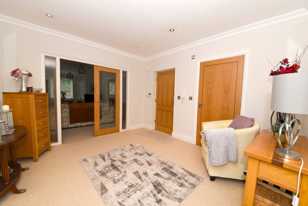 Additional image 3 of 3 bed flat for saleMonks Lane, Newbury RG14