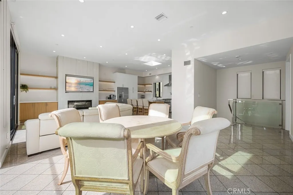 Additional image 9 of 1724 Bluff Pl, Long Beach, CA 90802