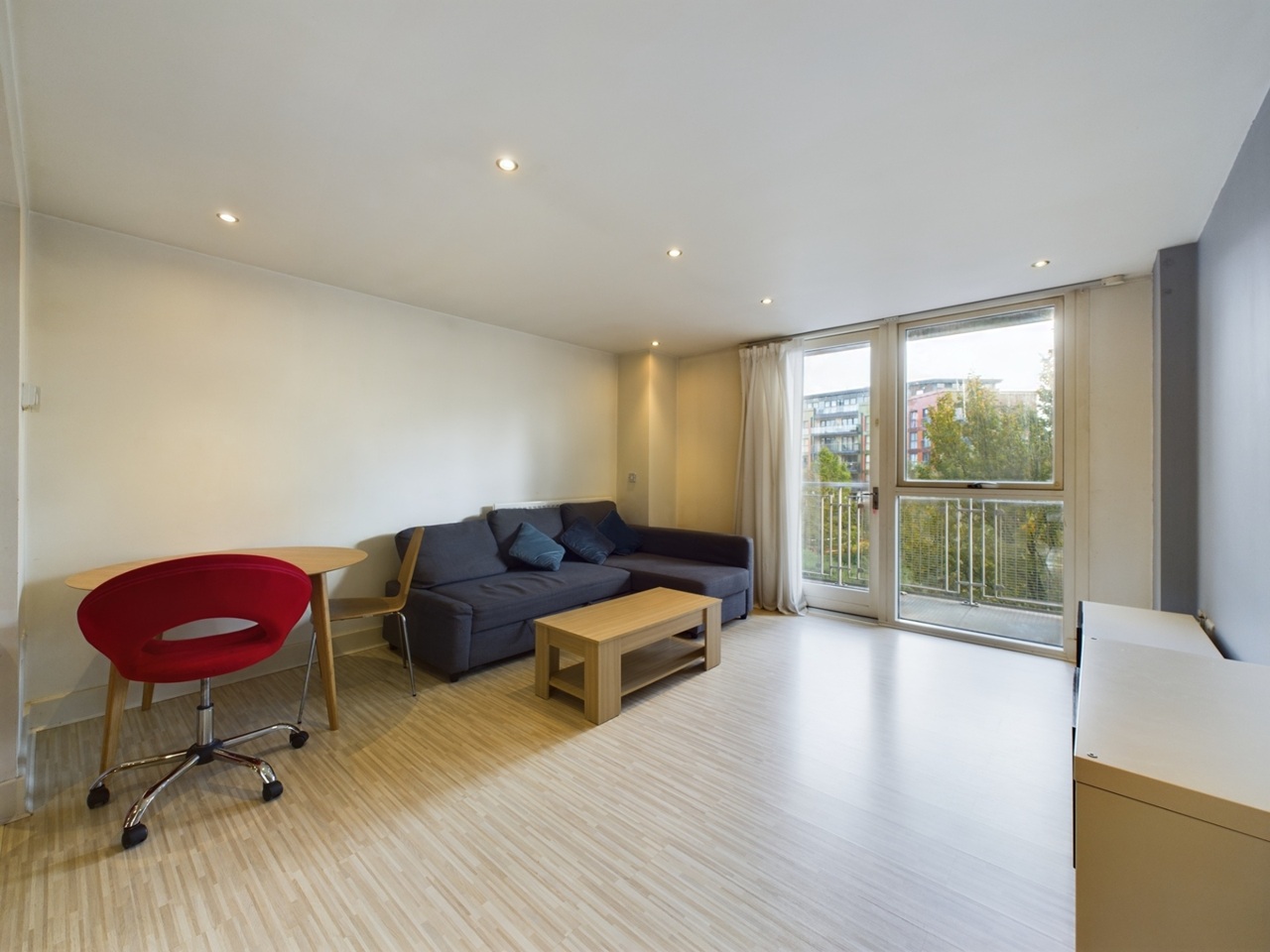 2 Bed Flat, Mason Way, B15, N1 7GU