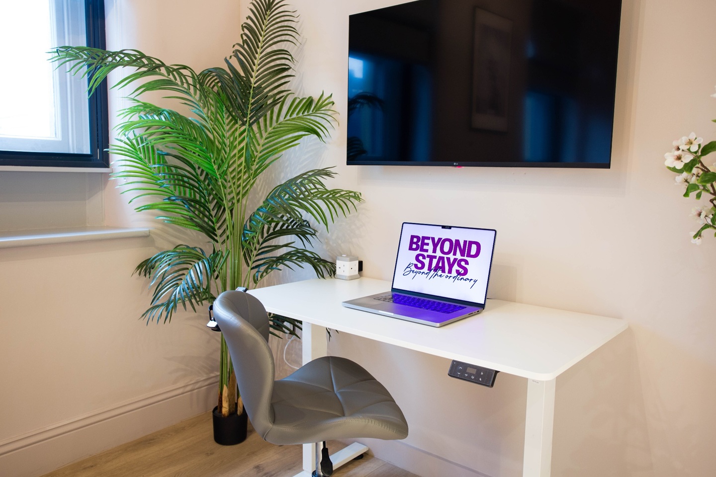 Additional image 5 of 3 Bed Flat, Manchester, M1, N1 7GU