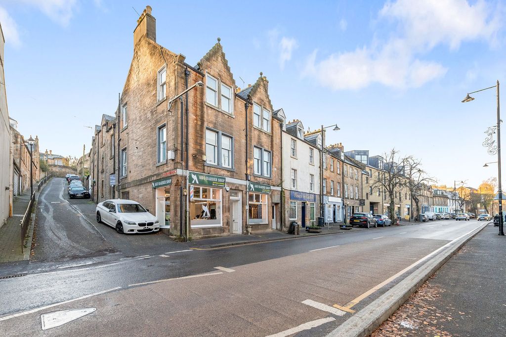 Additional image 6 of 4 bed flat for saleLion Well Wynd, Linlithgow EH49