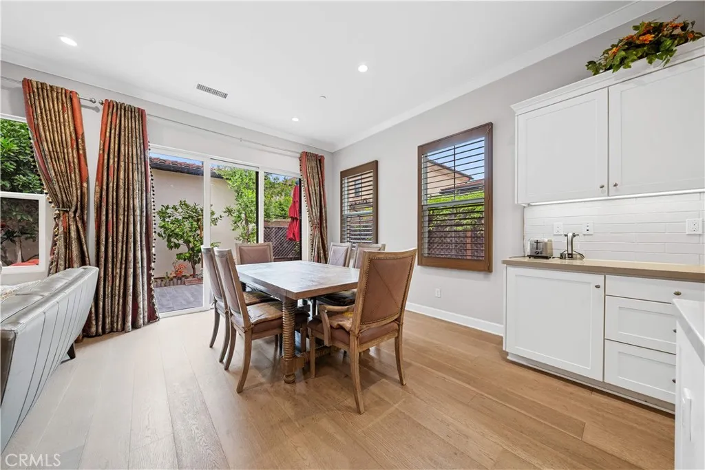 Additional image 57 of 114 Guinness, Irvine, CA 92620