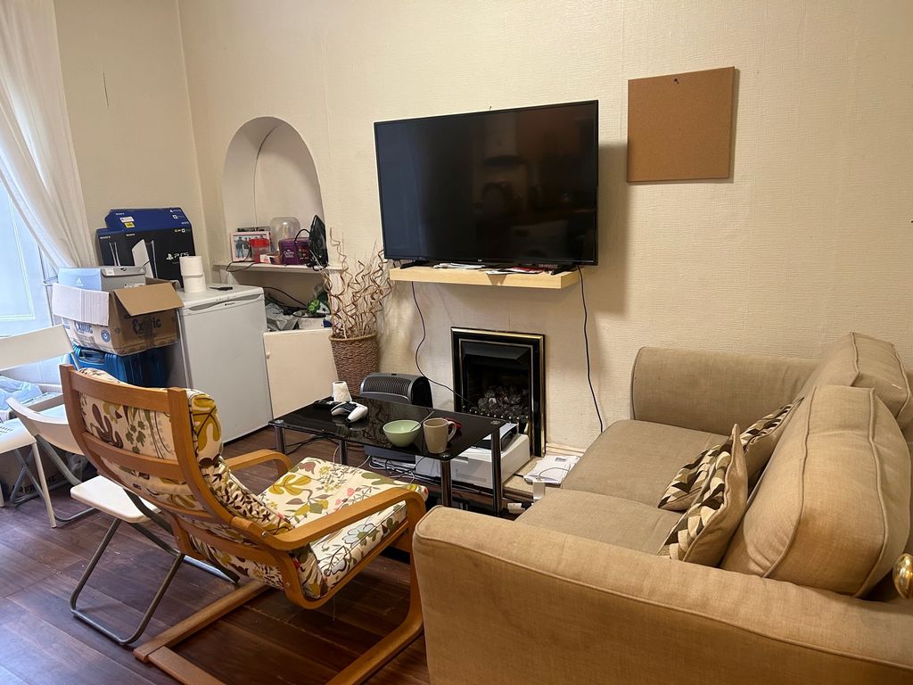 Additional image 2 of 2 bed flat for saleCowane Street, Stirling FK8