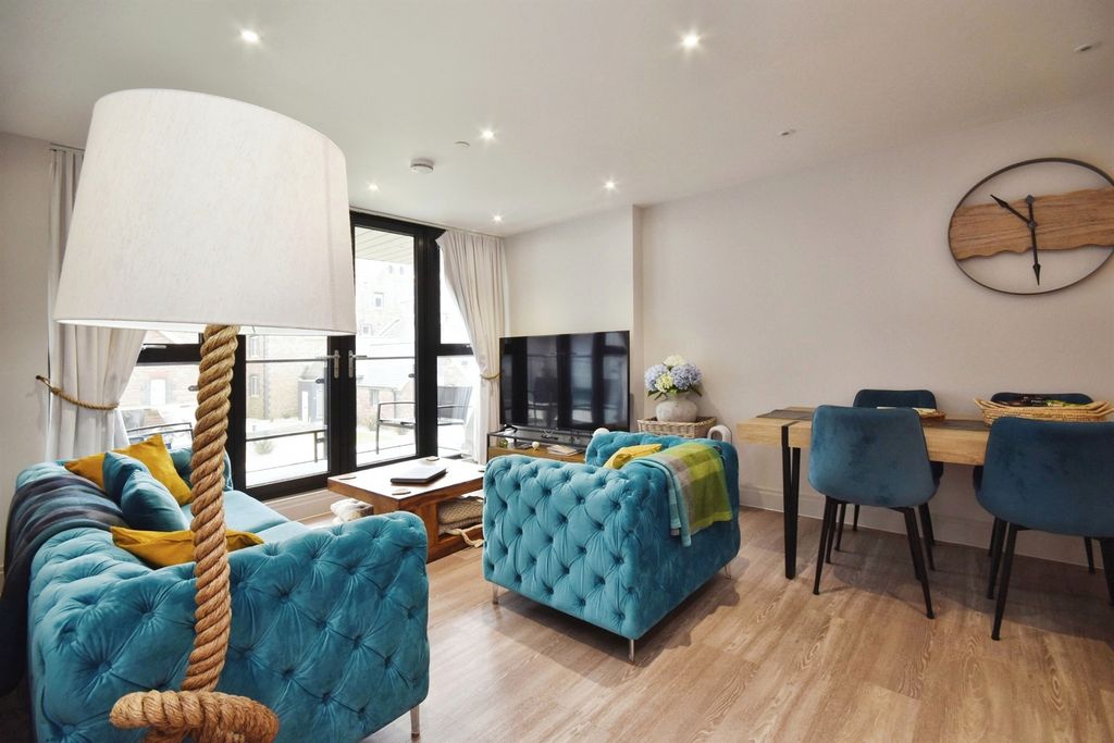 Additional image 16 of 2 bed flat for saleRest Bay, Porthcawl CF36