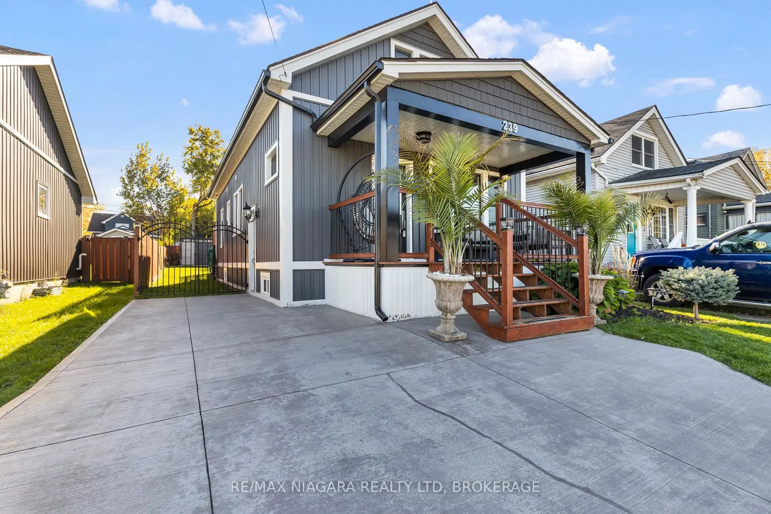 239 Bowen Road photo 2