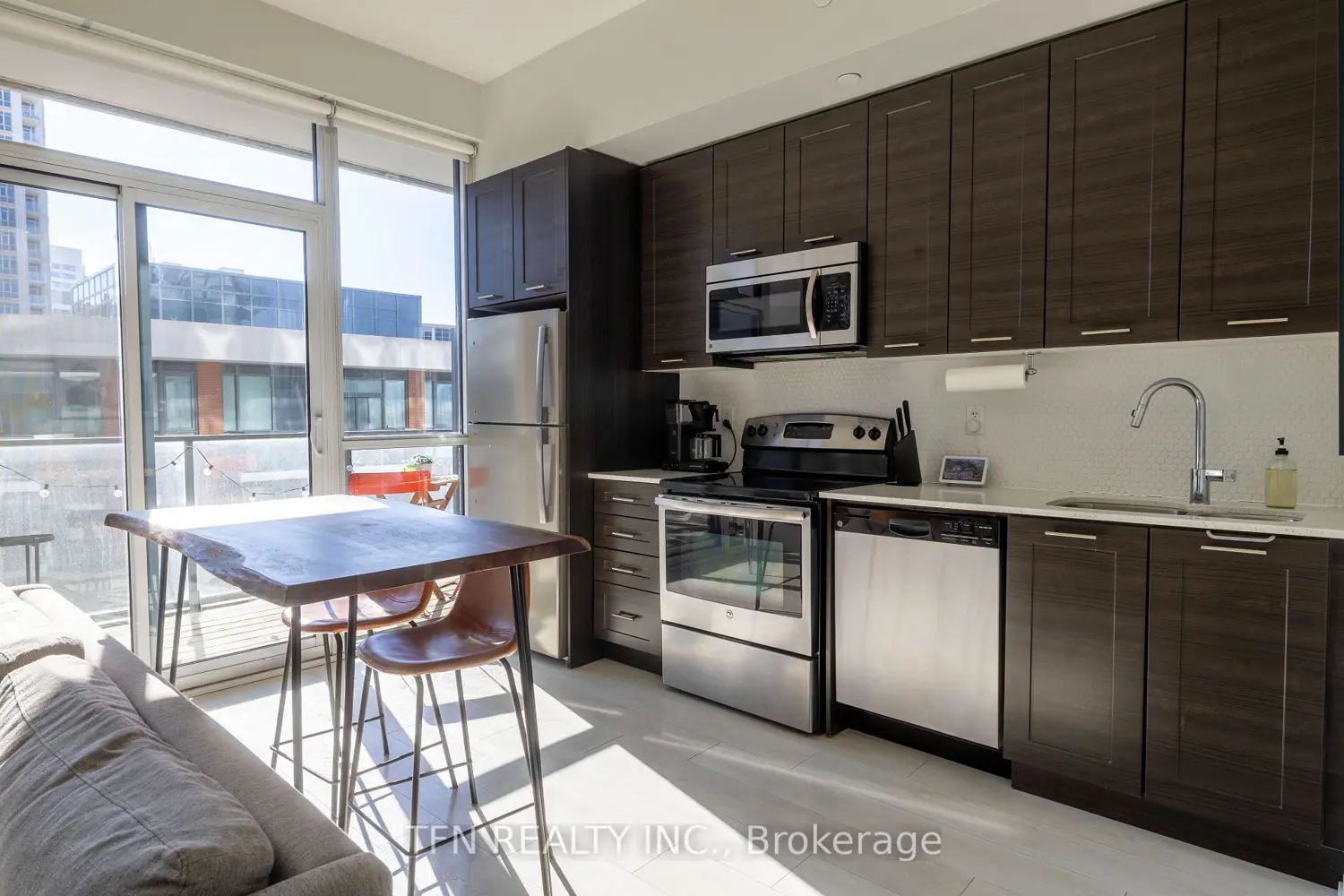 Additional image 9 of 50 Bruyeres Mews 726